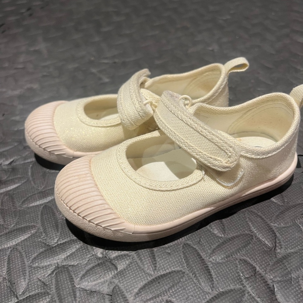 Cat and Jack Kids Cream Canvas Mary Jane’s